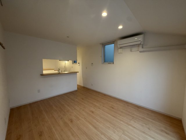 港区白金台2丁目戸建の居間写真