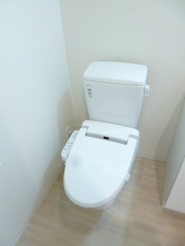 スカイコートパレス明大前のトイレ写真