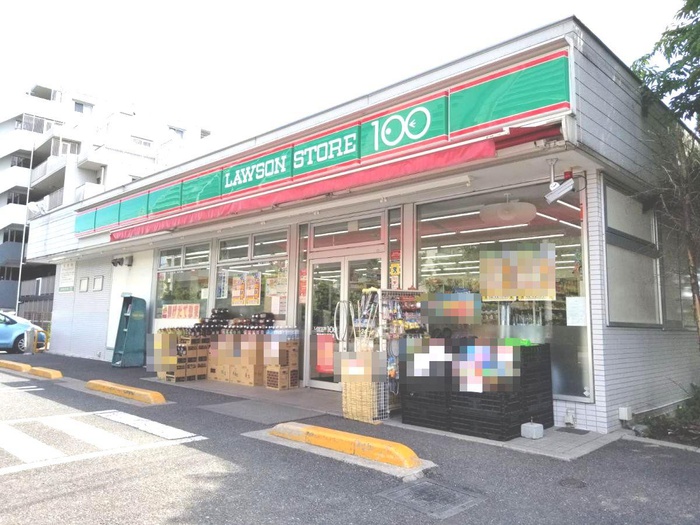 コンビニ　ローソン１００（コンビニ）まで216m