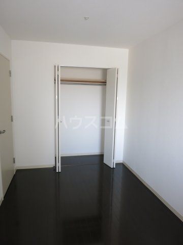 ウィルテラス千葉中央の居間写真