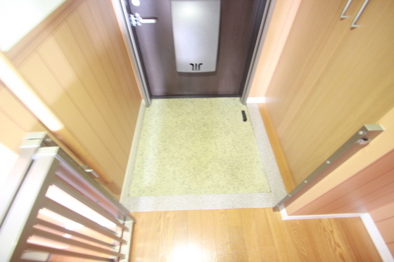 玄関　※別部屋の写真です