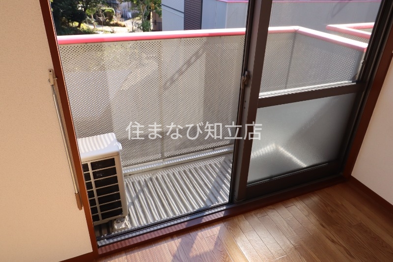 バルコニー　同型別棟写真