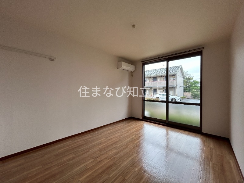 居室・リビング　同型別部屋写真