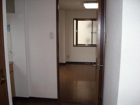 玄関　玄関から室内