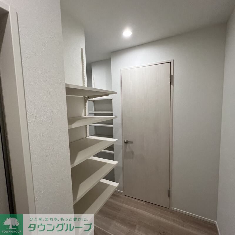 MELDIA梅島XIの玄関写真