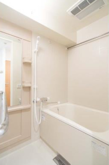 バス・シャワールーム　※同タイプ部屋の参考写真です