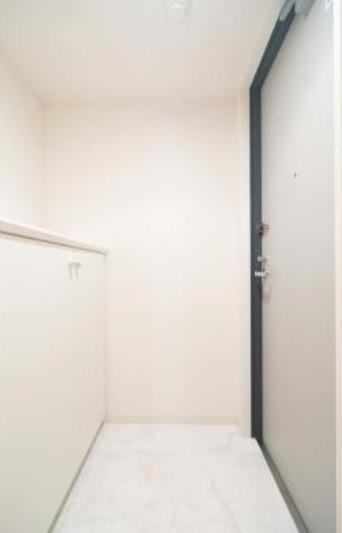 玄関　※同タイプ部屋の参考写真です