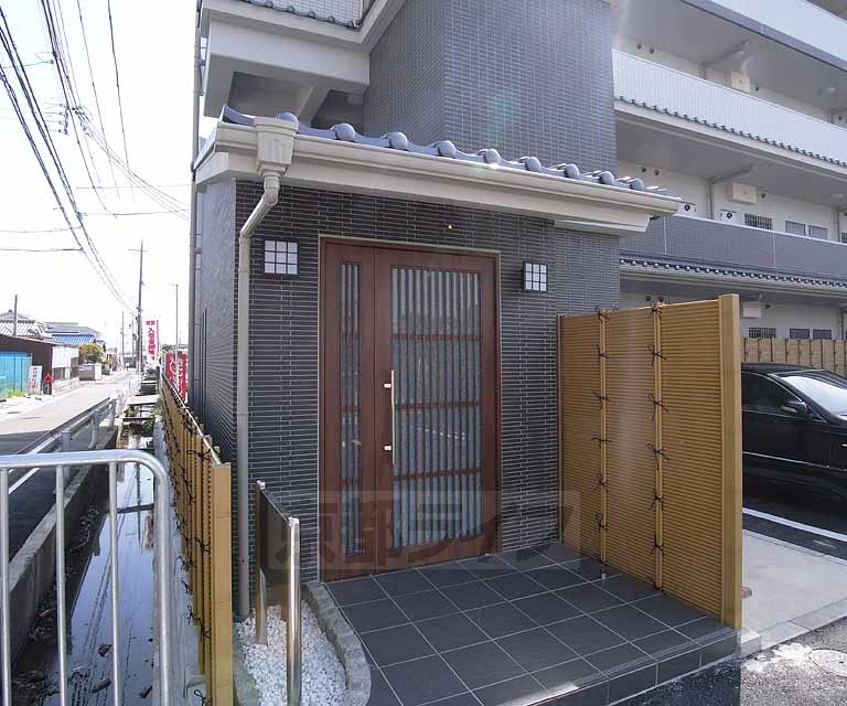 エントランス　建物入り口です。