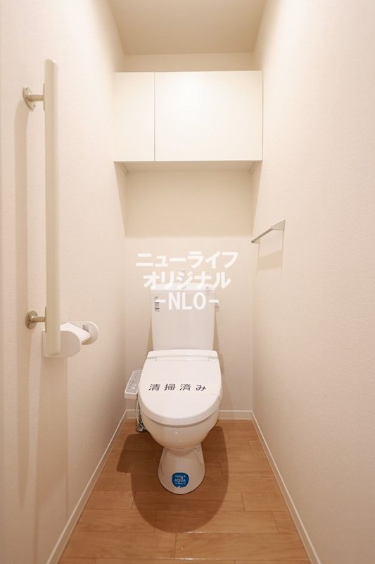 トイレ　あると嬉しい温水洗浄便座付き♪
