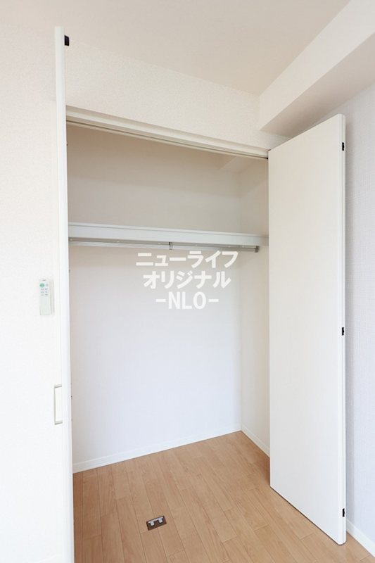 収納　仕切りがなく、丈の長いお洋服も収納できます♪