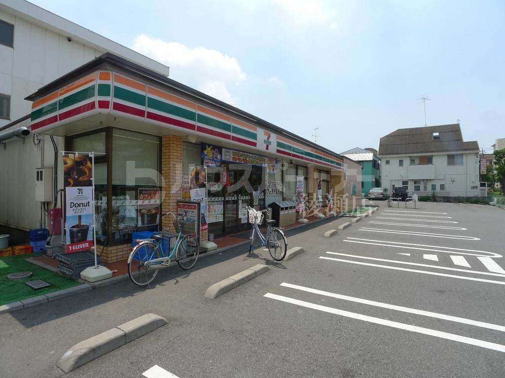 コンビニ　セブンイレブン足立辰沼1丁目店（コンビニ）まで220m