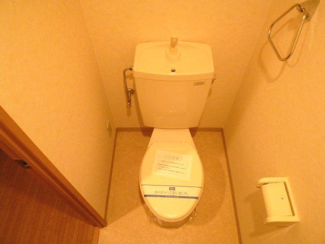 地下鉄中央線 長田駅 徒歩8分 3階建 築25年のトイレ写真