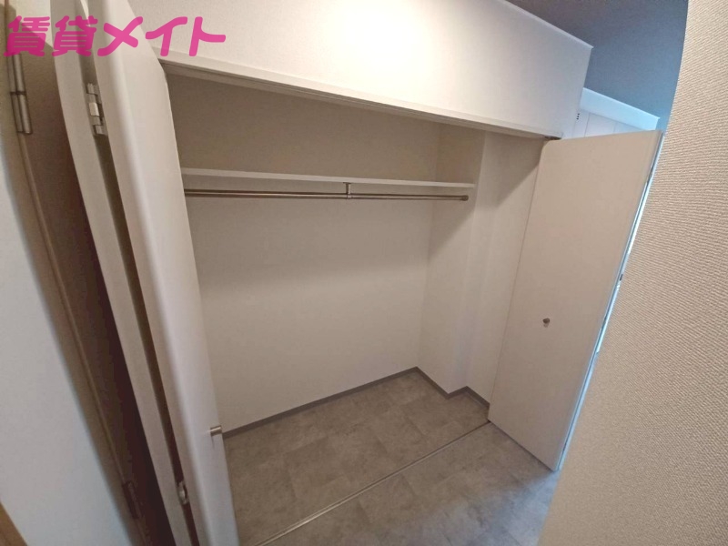 収納　同型参考写真
