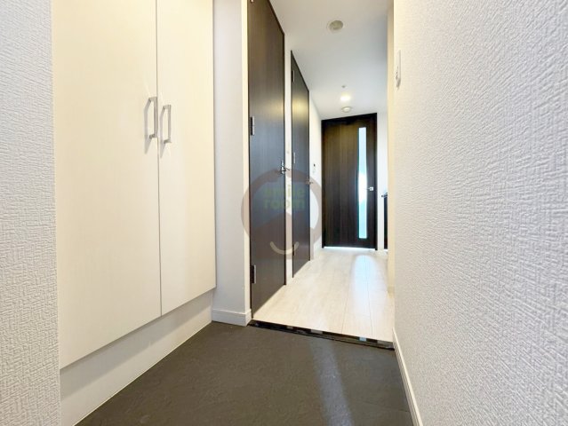 地下鉄御堂筋線 大国町駅 徒歩7分 15階建 築7年の玄関写真
