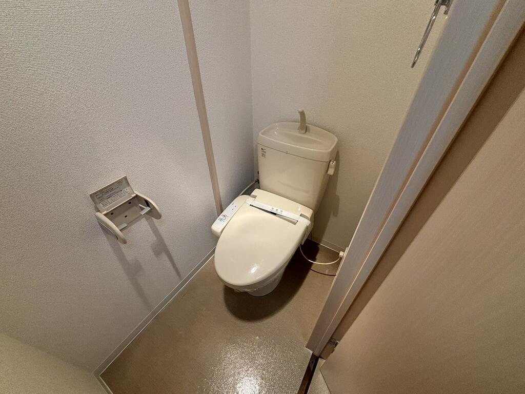 仙台市地下鉄東西線 連坊駅 徒歩8分 3階建 築21年のトイレ写真