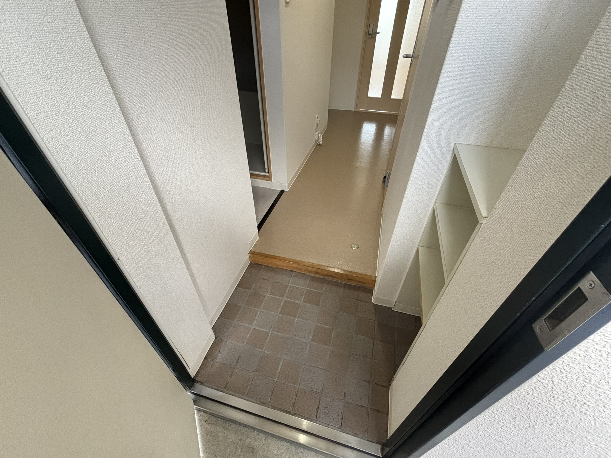 仙台市地下鉄東西線 連坊駅 徒歩8分 3階建 築21年の玄関写真