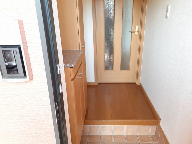 白山ヒルズII 弐番館の玄関写真