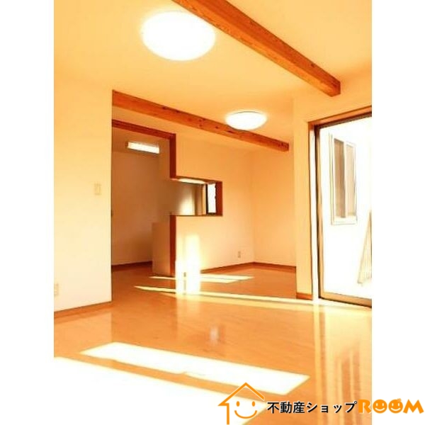 アベイルフィールドの居間写真