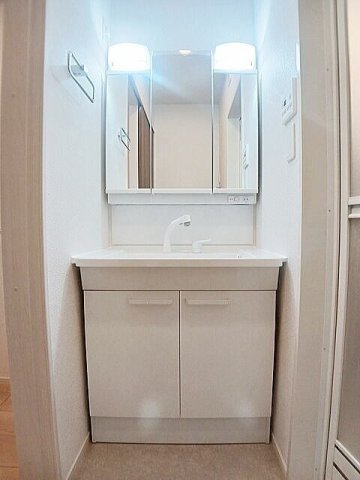 洗面設備　コンパクトで使いやすい洗面所