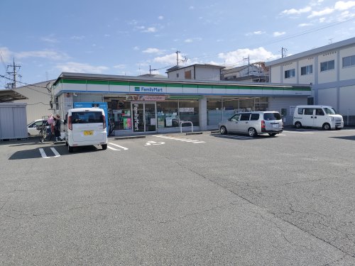 コンビニ　ファミリーマート 柏原田辺一丁目店（コンビニ）まで1425m