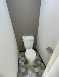 地下鉄谷町線 平野駅 徒歩8分 4階建 築42年のトイレ写真