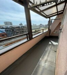 地下鉄谷町線 平野駅 徒歩8分 4階建 築42年の内装写真