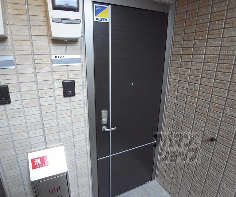 その他設備　玄関ドアです。