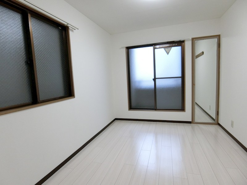 その他部屋・スペース　姿見が付いているクローゼットの扉がとっても便利です
