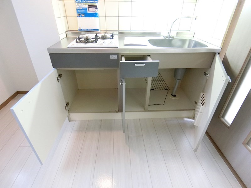 収納　収納力たっぷりのシステムキッチン