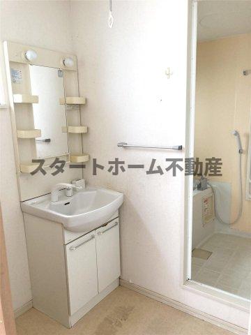 洗面設備　コンパクトで使いやすい洗面所