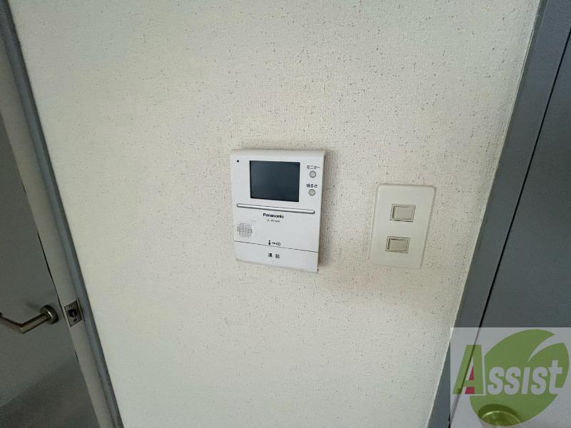 セキュリティ　ＴＶモニター付インターホンです。来客者の顔が見えるので安心！