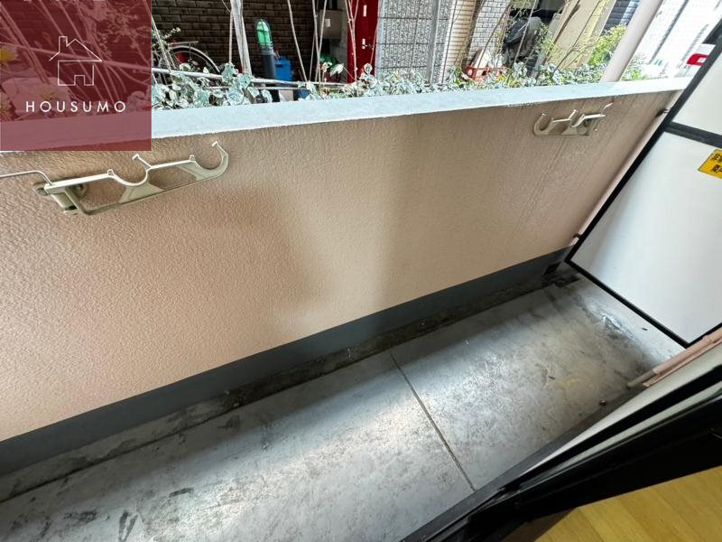 バルコニー　外からの目が気にならないバルコニーで洗濯物が干せます