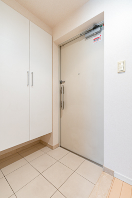 玄関　※写真は同タイプ住戸です。