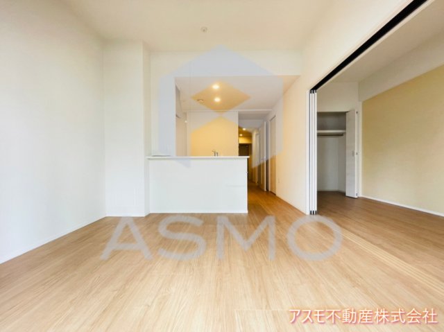 居室・リビング　同マンション別部屋参考写真