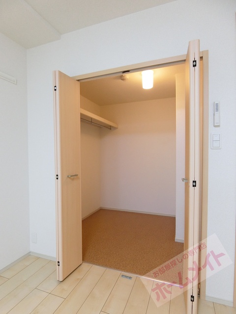 収納　ウォークインクローゼット