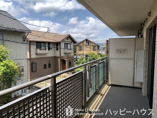 バルコニー　同系統の別のお部屋になります。原状を優先します。