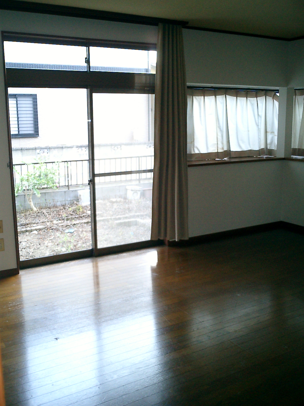 小島南FJ一戸建ての居間写真