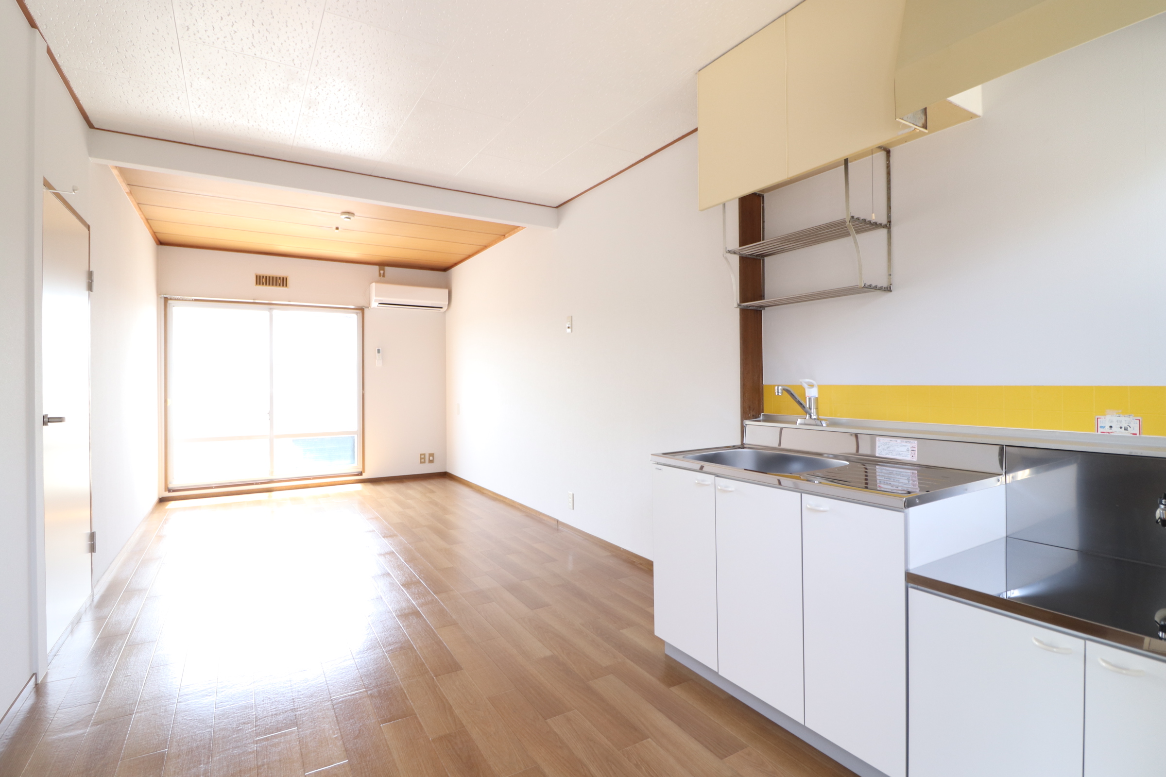 居室・リビング　広々リビングです