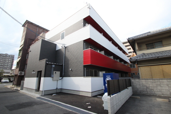 広島市中区光南のアパートの建物外観