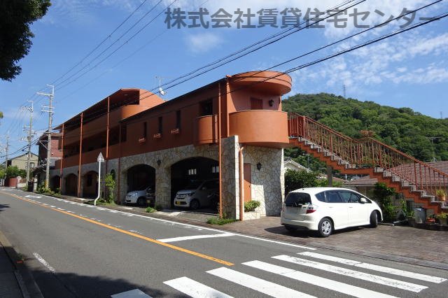 【ラ・ビスタ花山の建物外観】