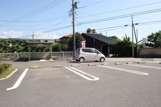 【サンタムールの駐車場】