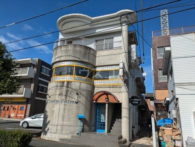 【向山ハウスの建物外観】