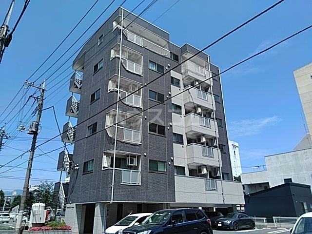 【前橋市千代田町のマンションの建物外観】