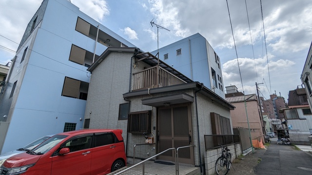 町屋三丁目戸建の建物外観