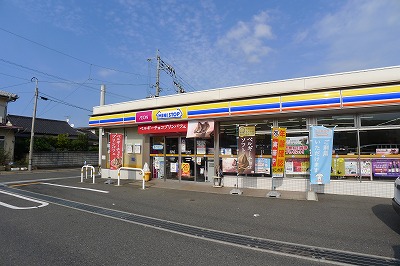 【北九州市八幡東区荒生田のマンションのコンビニ】