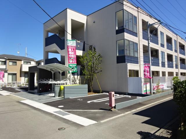 小田原市田島のマンションの建物外観