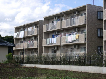 水戸市見川町のマンションの建物外観