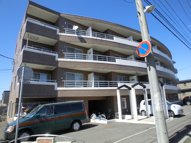 札幌市厚別区厚別南のマンションの建物外観