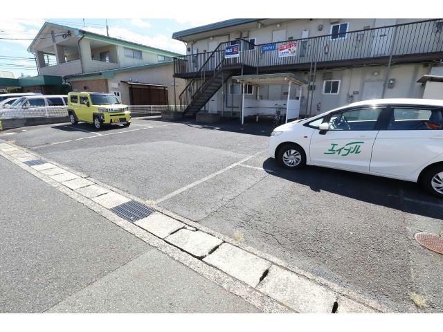 駐車場　駐車場