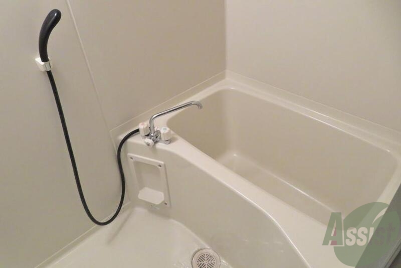 バス・シャワールーム　トイレと別になっており、ゆっくり入浴を楽しめます。